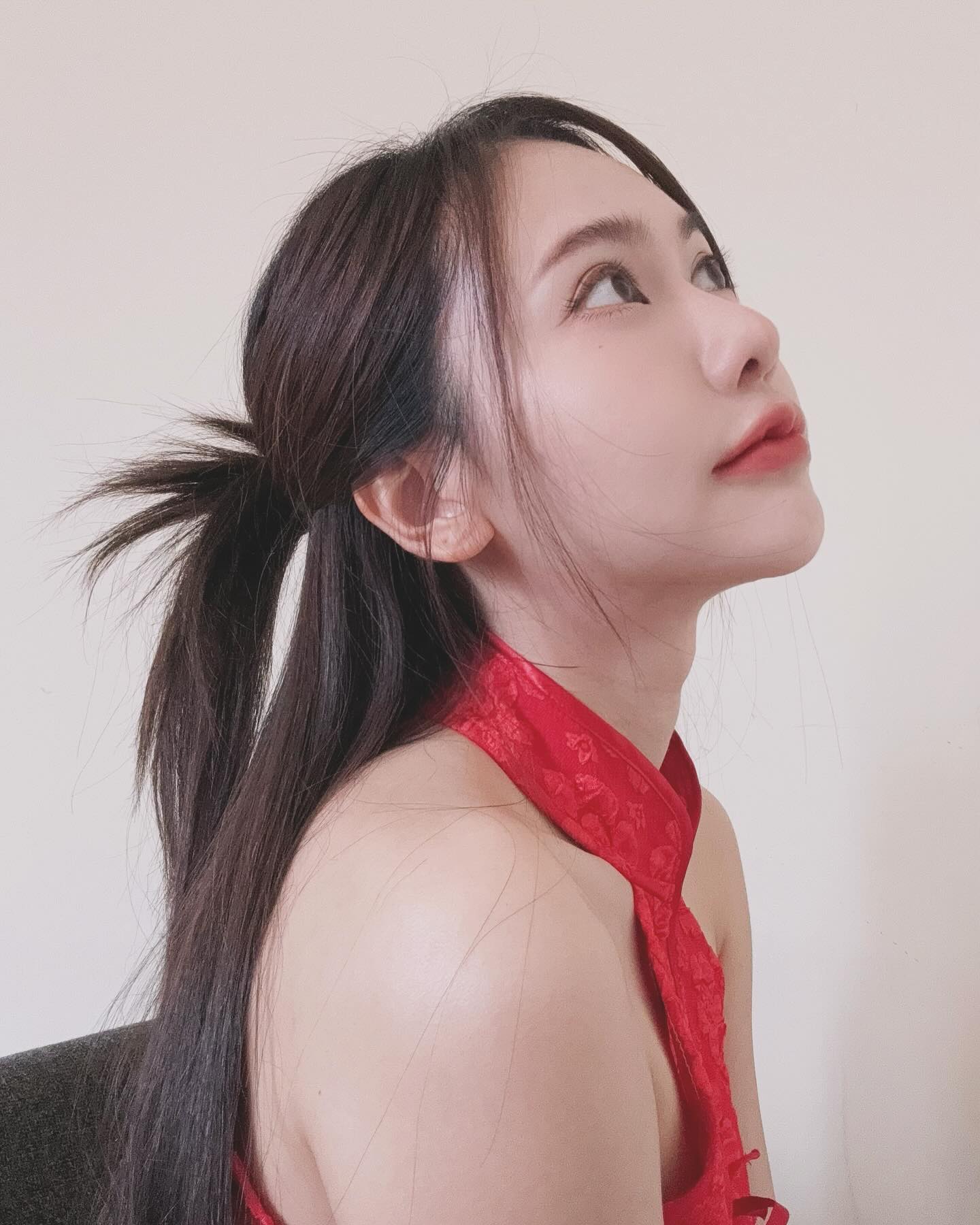 เนย - กานต์ธีรา วัชรทัศนกุล