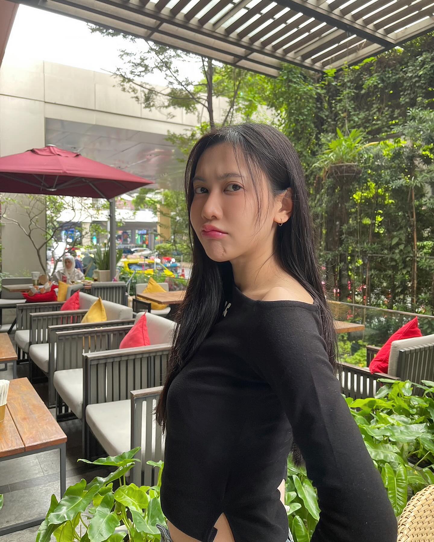 เนย - กานต์ธีรา วัชรทัศนกุล