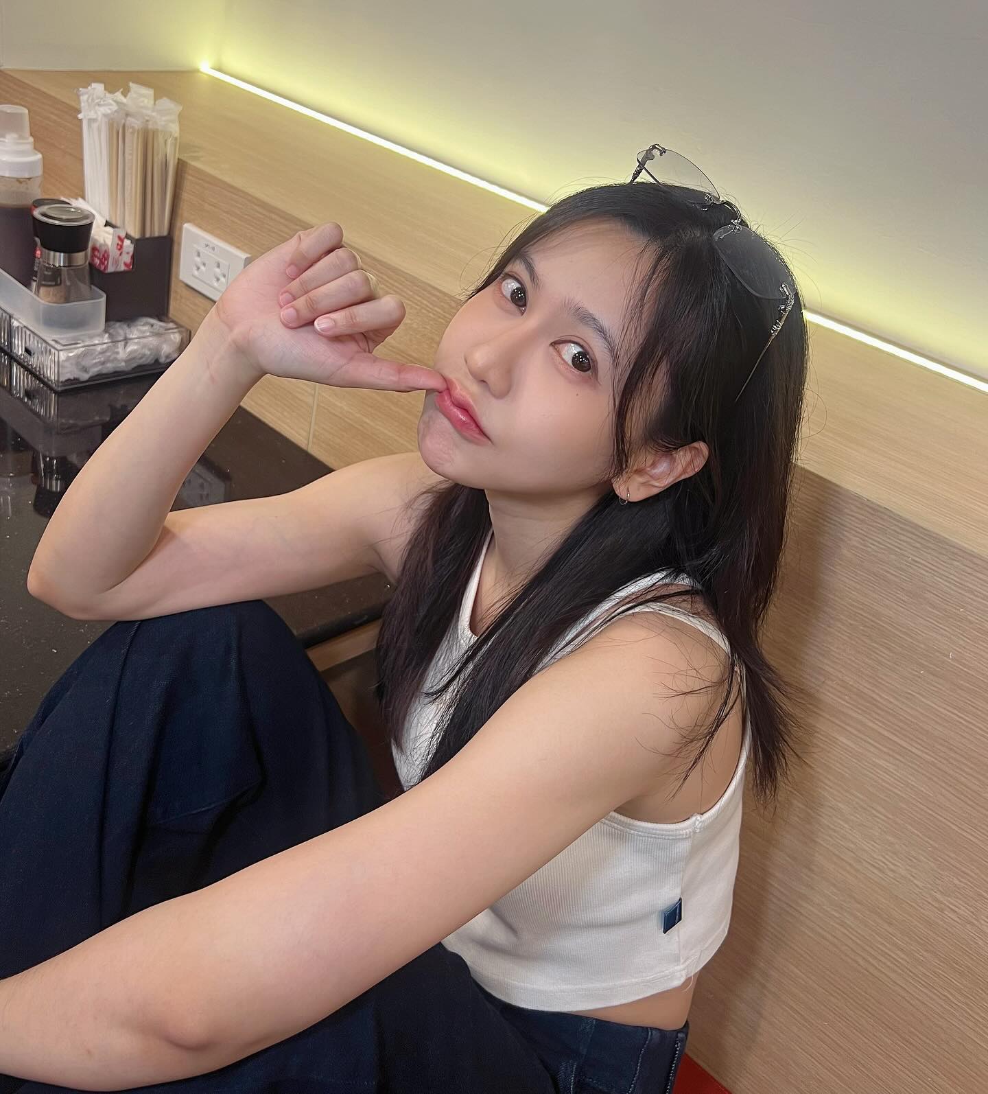 เนย - กานต์ธีรา วัชรทัศนกุล