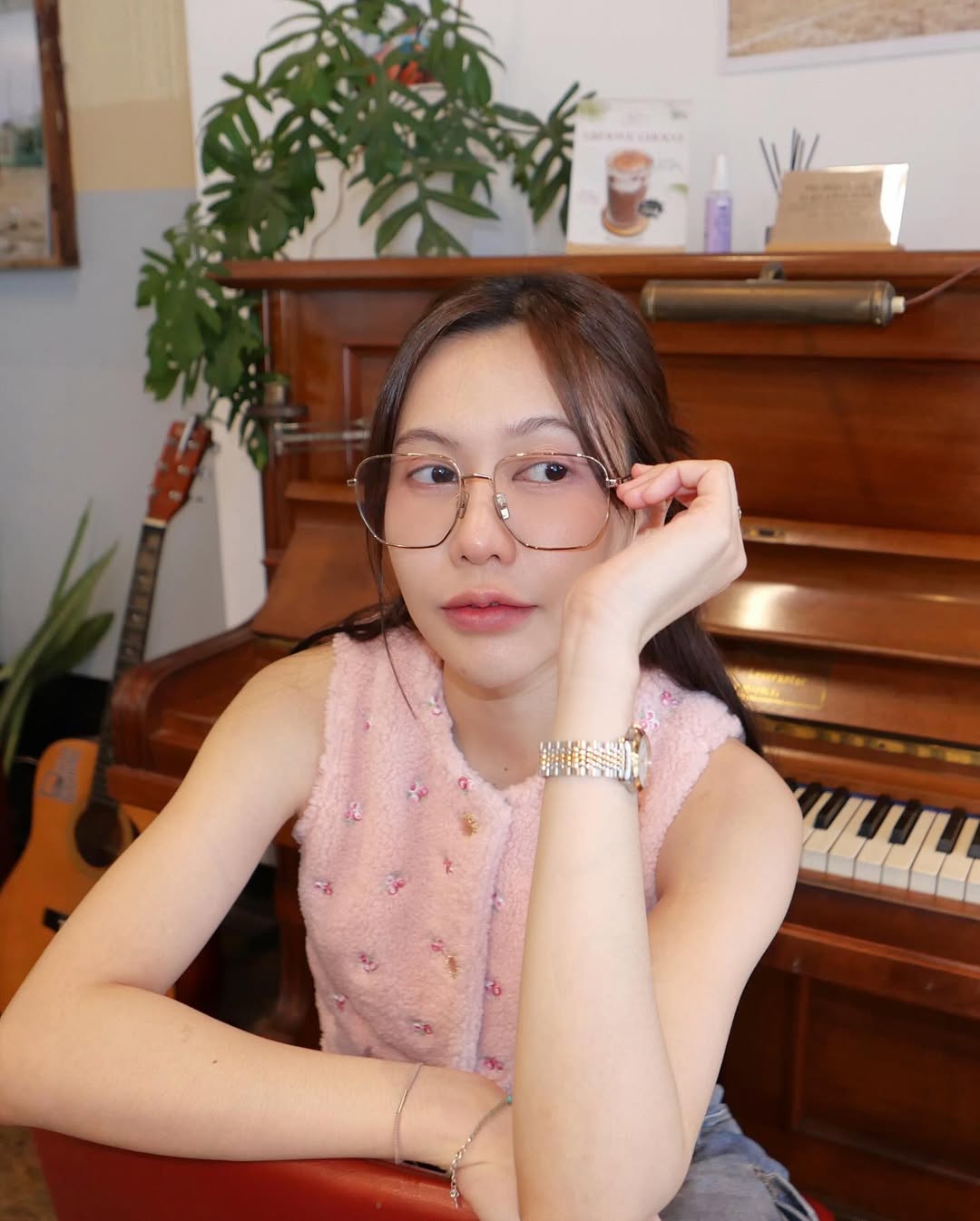 เนย - กานต์ธีรา วัชรทัศนกุล