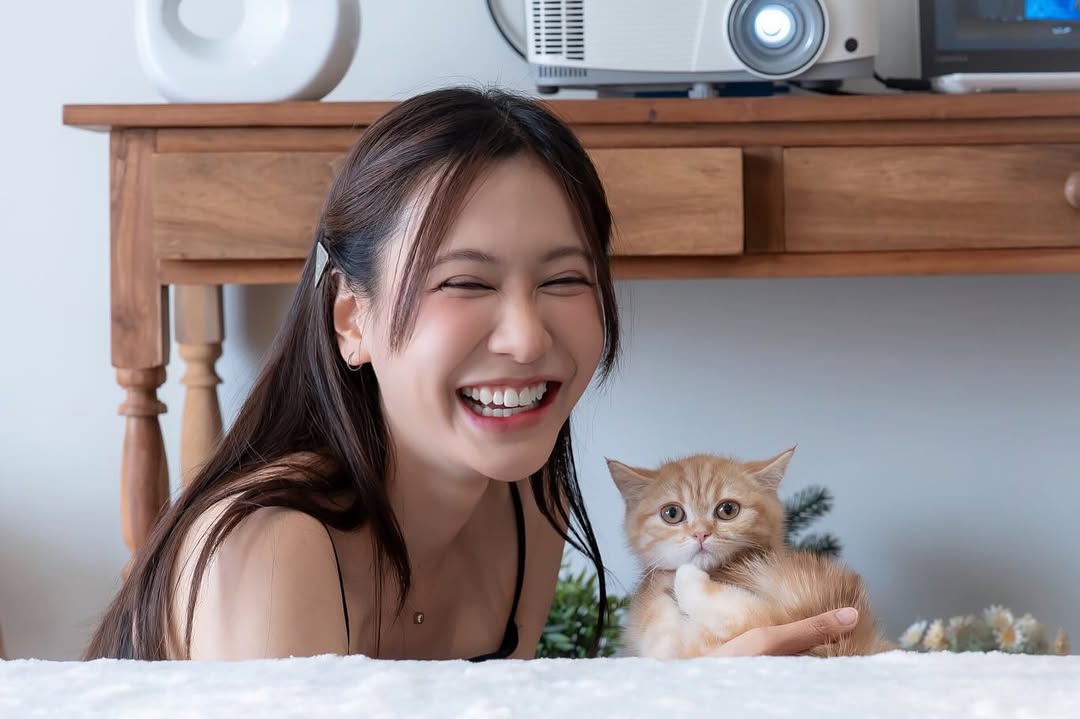 เนย - กานต์ธีรา วัชรทัศนกุล