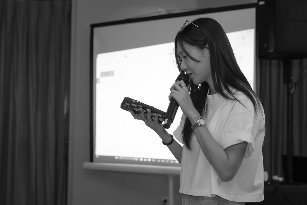 เนย - กานต์ธีรา วัชรทัศนกุล