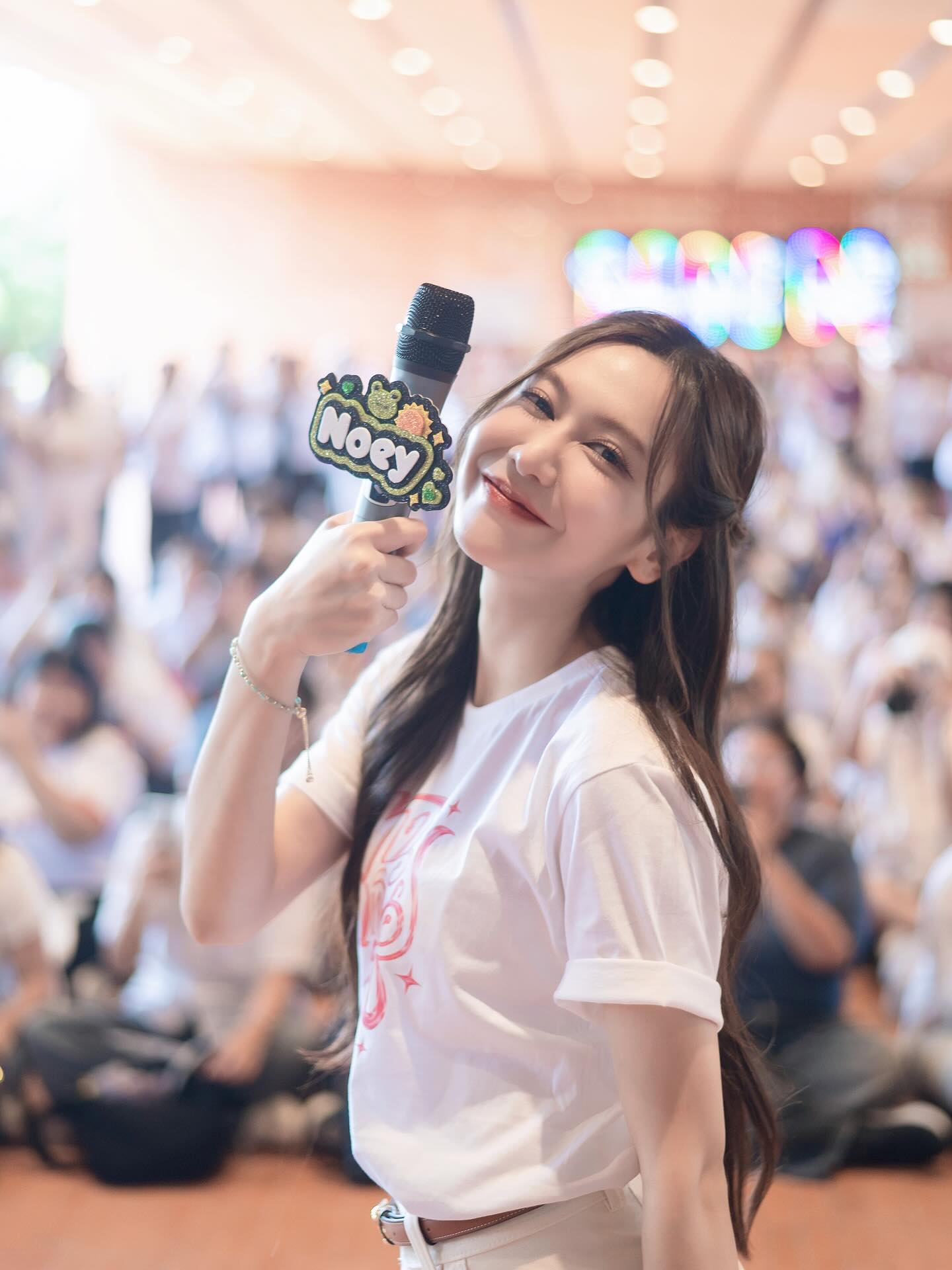 เนย - กานต์ธีรา วัชรทัศนกุล