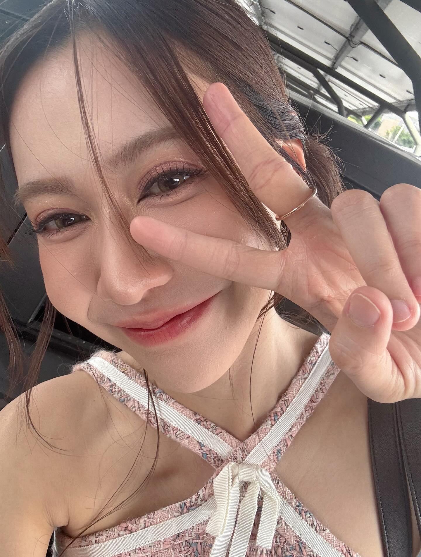 เนย - กานต์ธีรา วัชรทัศนกุล
