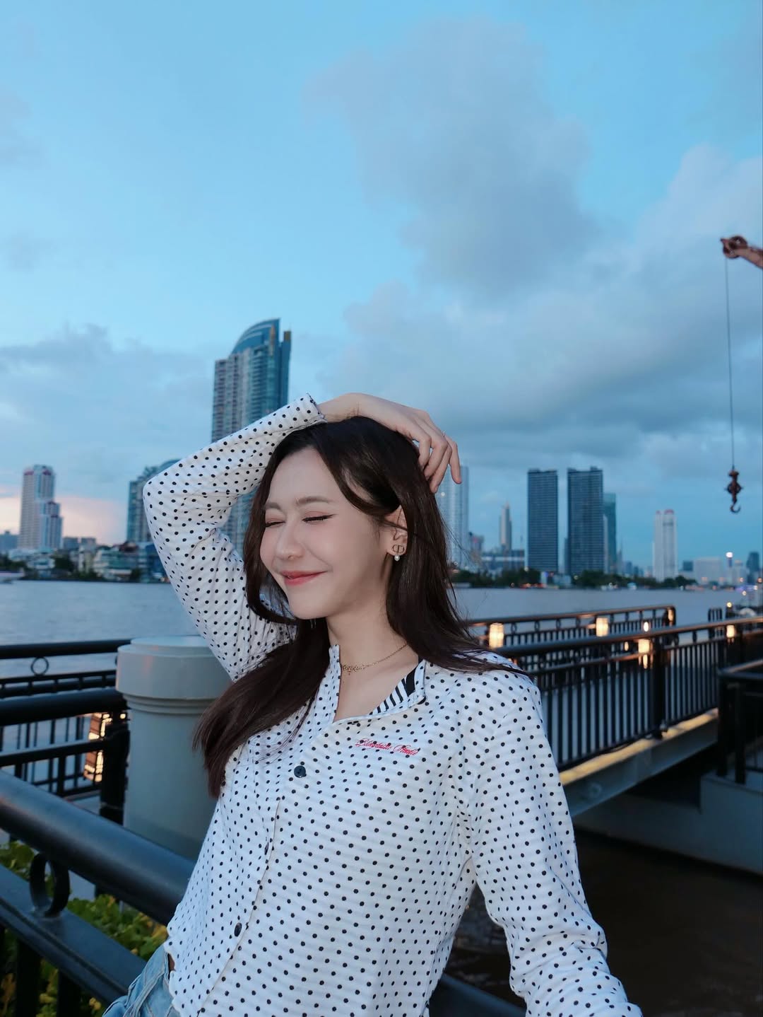 เนย - กานต์ธีรา วัชรทัศนกุล