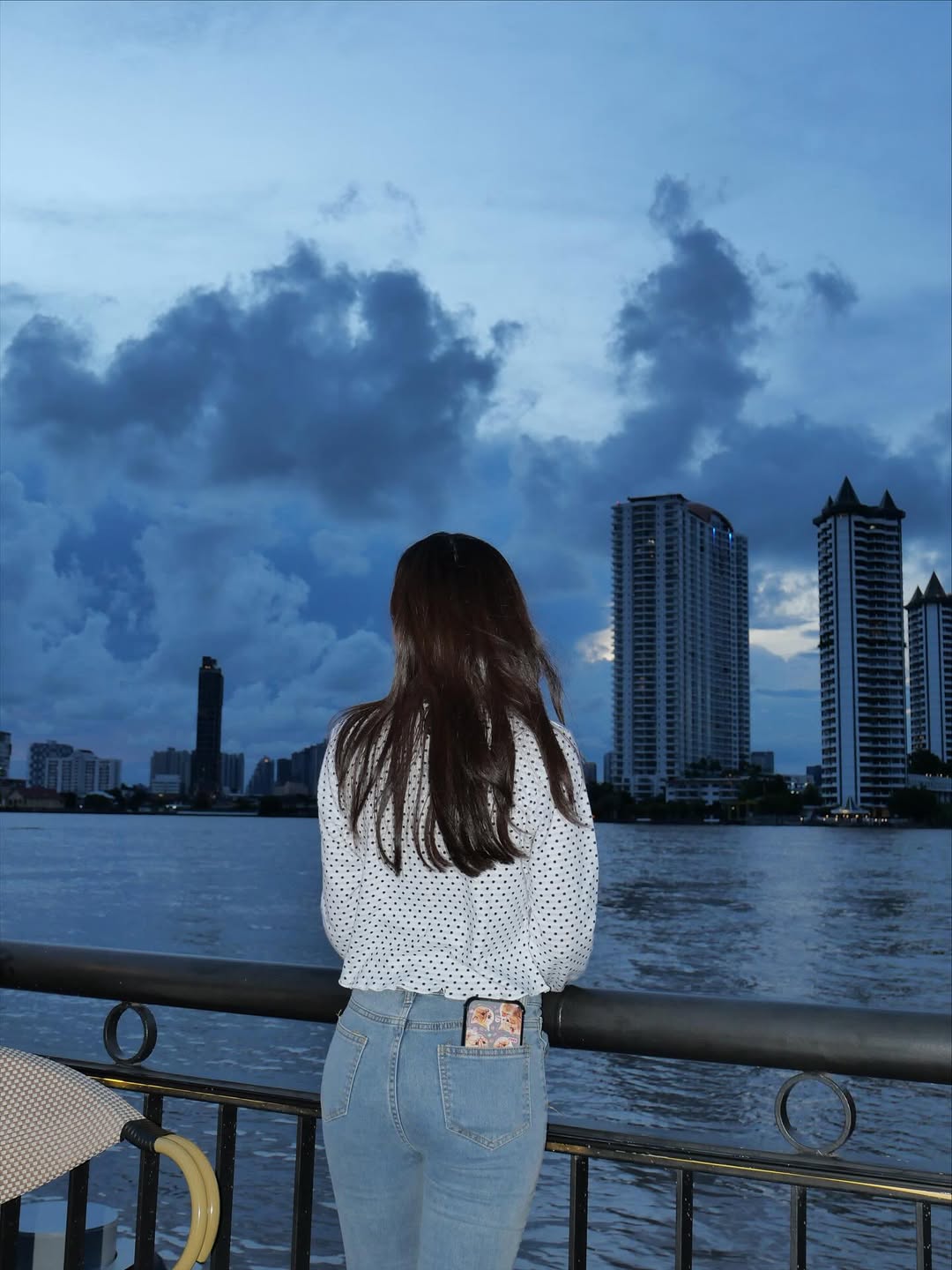 เนย - กานต์ธีรา วัชรทัศนกุล