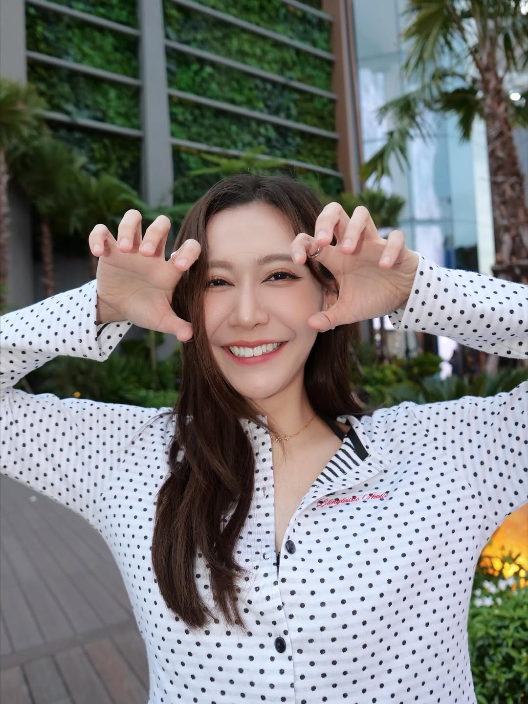 เนย - กานต์ธีรา วัชรทัศนกุล