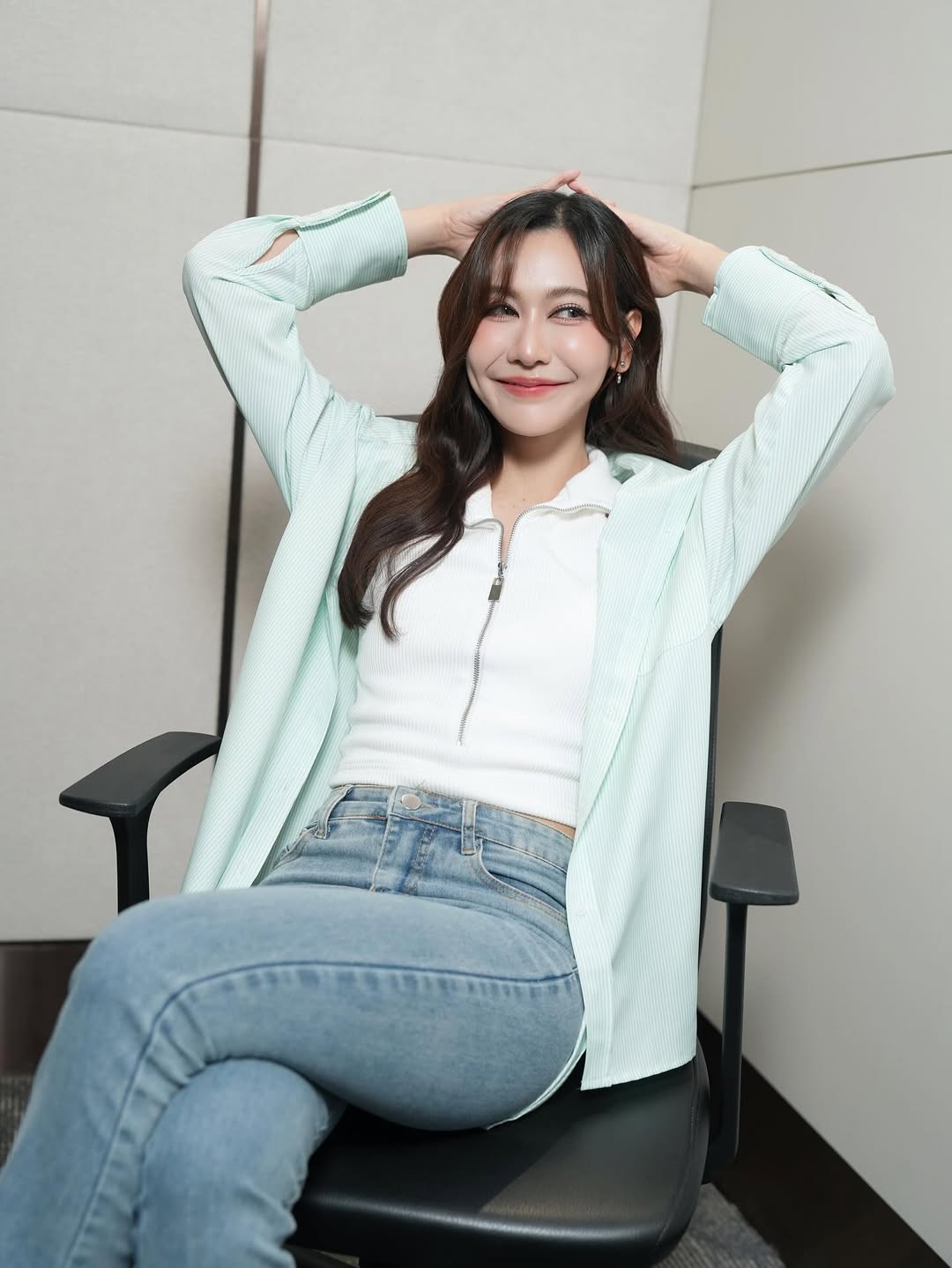 เนย - กานต์ธีรา วัชรทัศนกุล