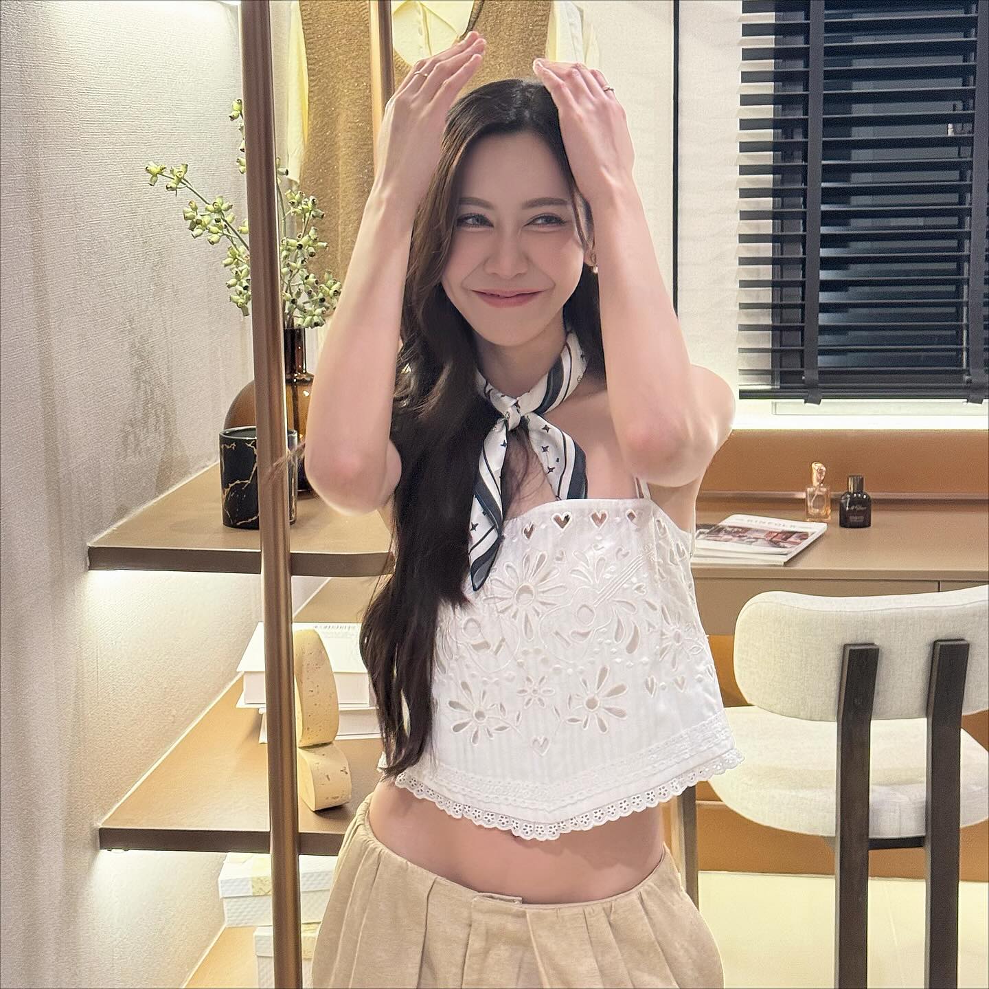 เนย - กานต์ธีรา วัชรทัศนกุล