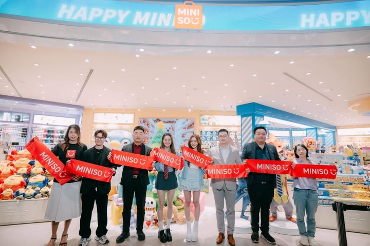 เนย - กานต์ธีรา วัชรทัศนกุล