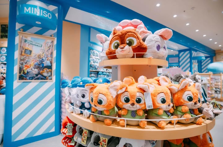 เนย - กานต์ธีรา วัชรทัศนกุล