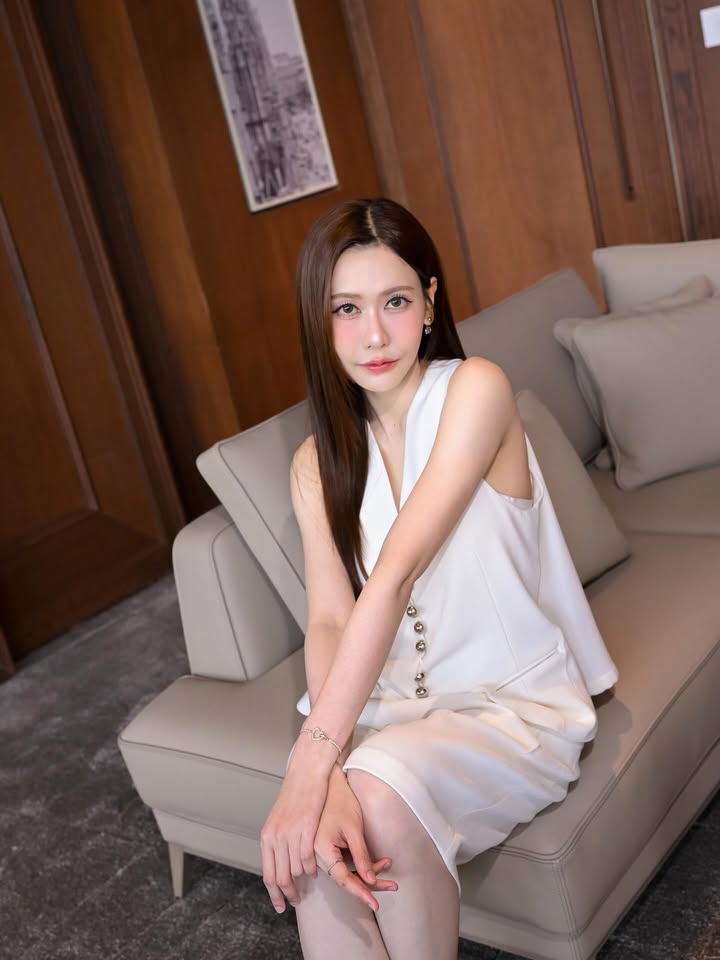 เนย - กานต์ธีรา วัชรทัศนกุล