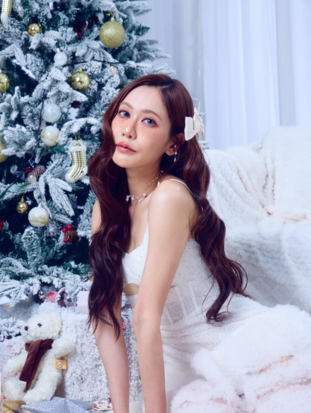 เนย - กานต์ธีรา วัชรทัศนกุล