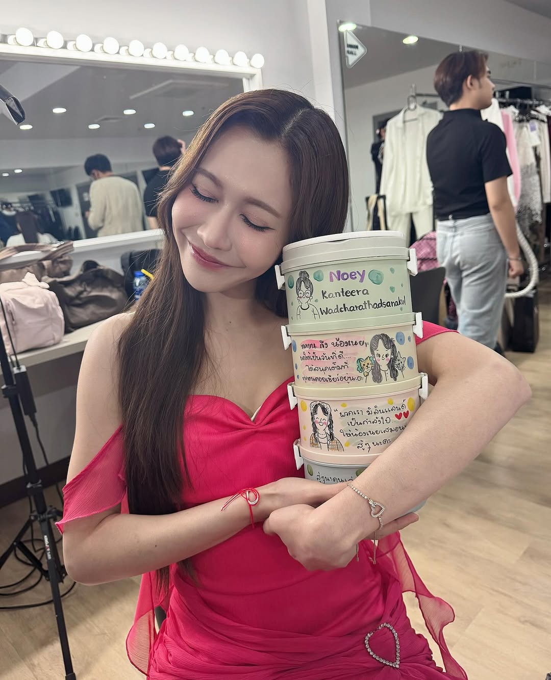 เนย - กานต์ธีรา วัชรทัศนกุล