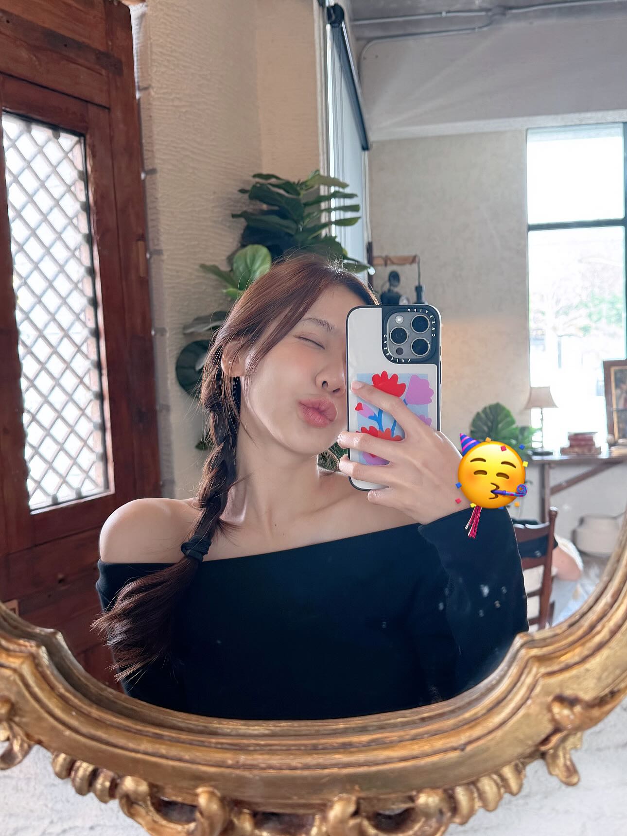 เนย - กานต์ธีรา วัชรทัศนกุล