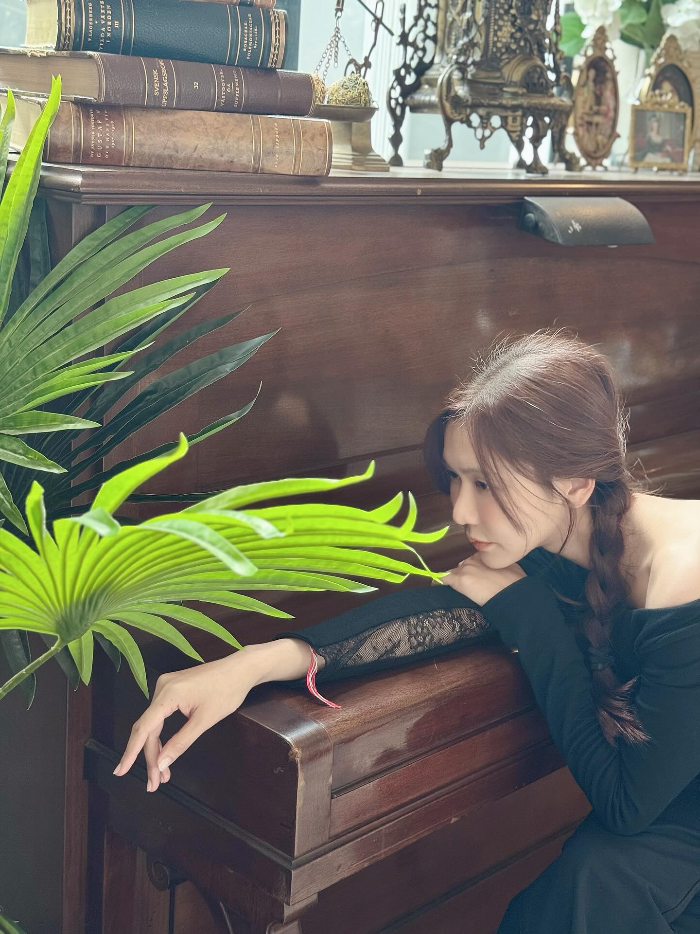 เนย - กานต์ธีรา วัชรทัศนกุล