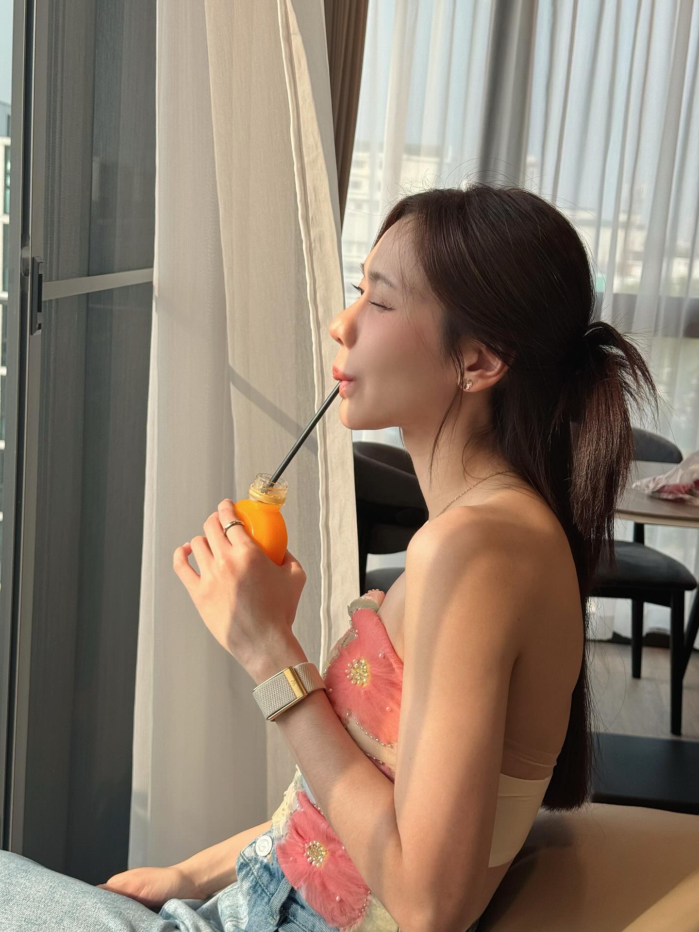 เนย - กานต์ธีรา วัชรทัศนกุล