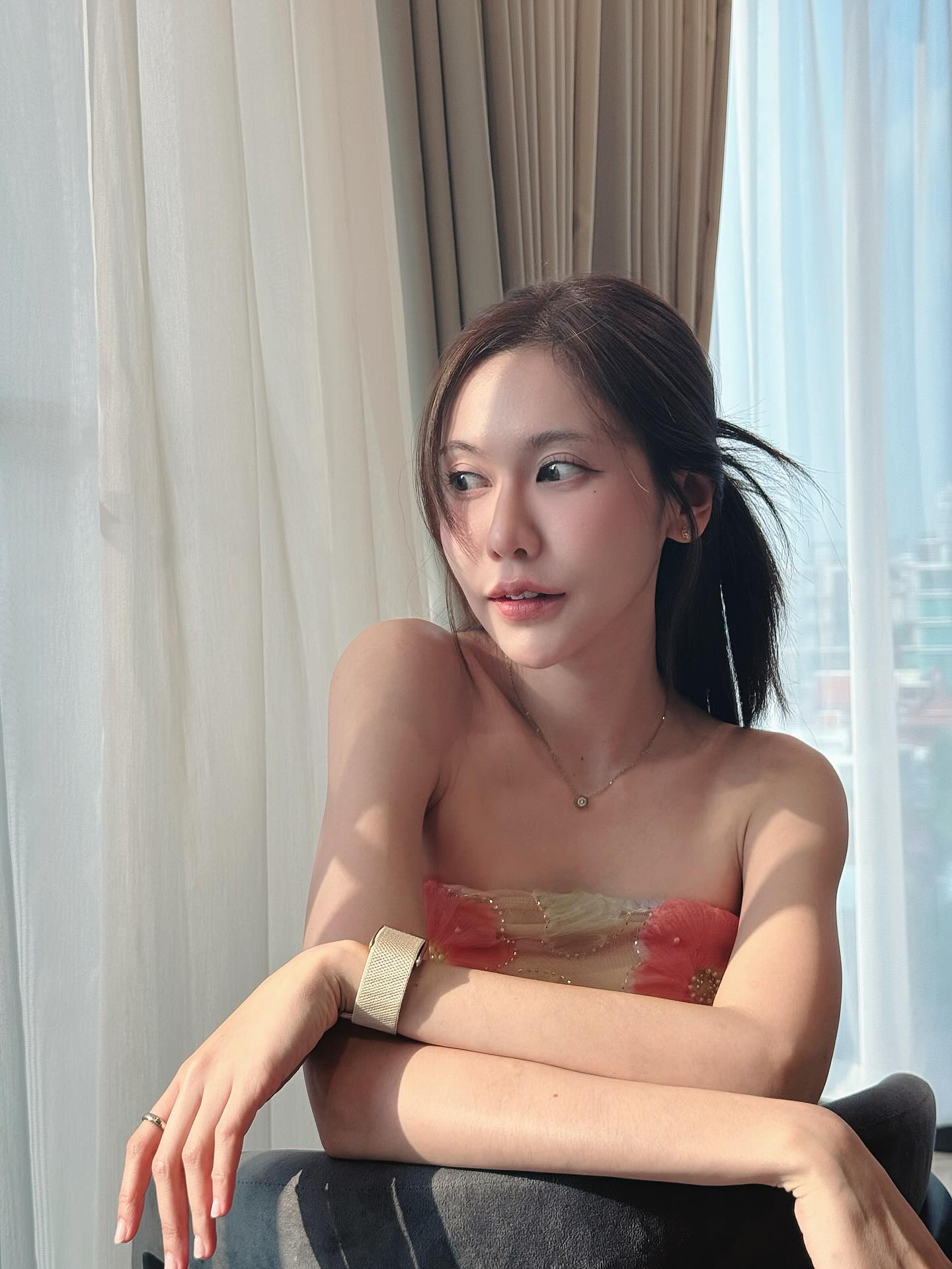 เนย - กานต์ธีรา วัชรทัศนกุล