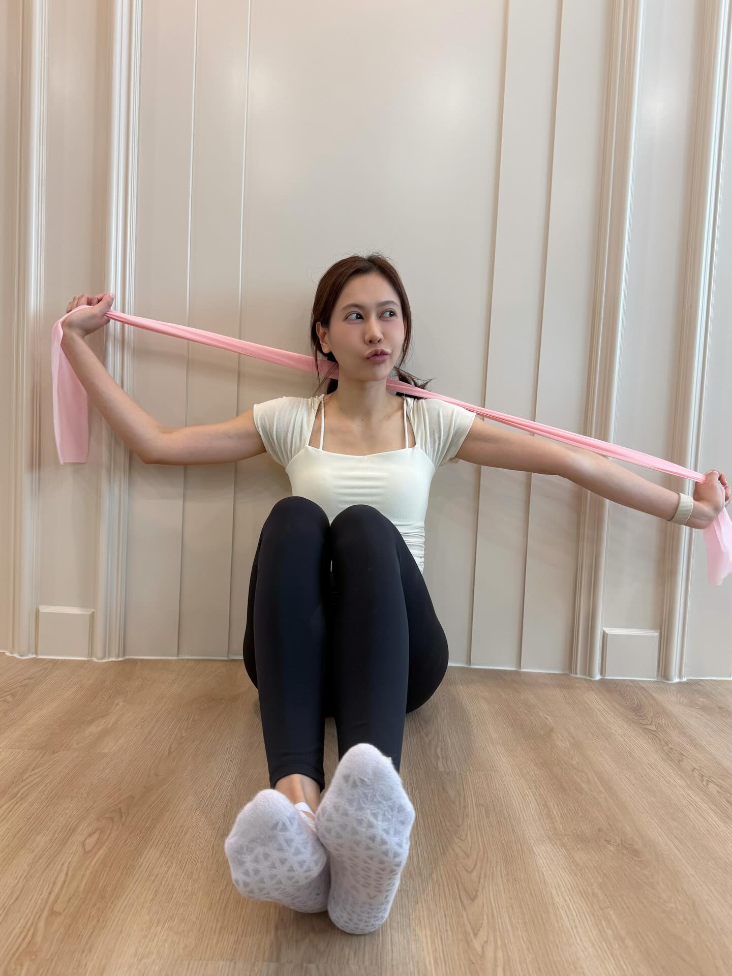 เนย - กานต์ธีรา วัชรทัศนกุล