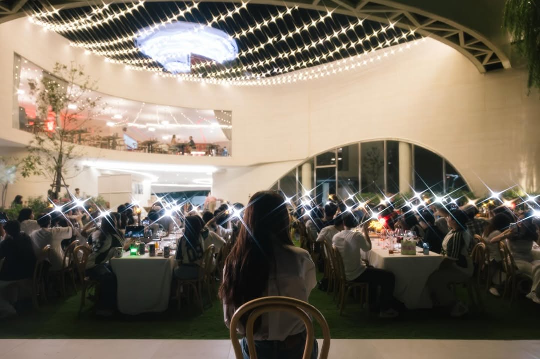 เนย - กานต์ธีรา วัชรทัศนกุล