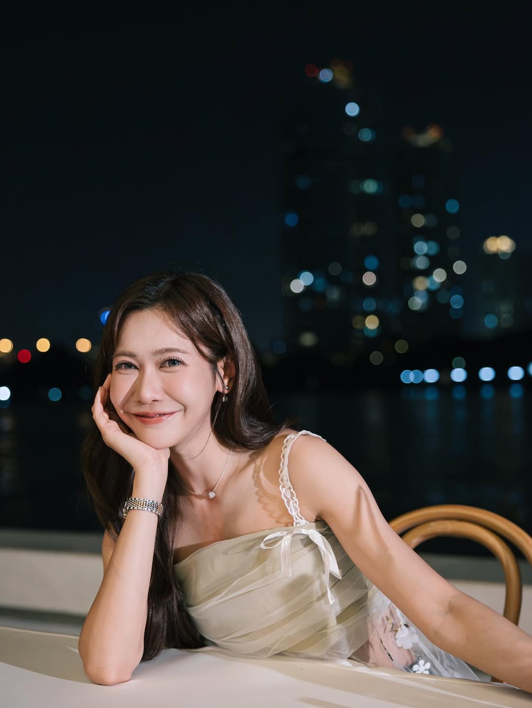 เนย - กานต์ธีรา วัชรทัศนกุล