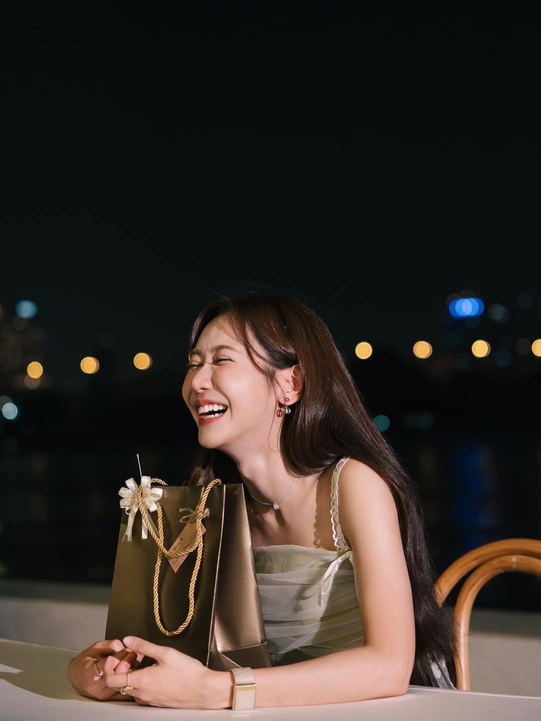 เนย - กานต์ธีรา วัชรทัศนกุล