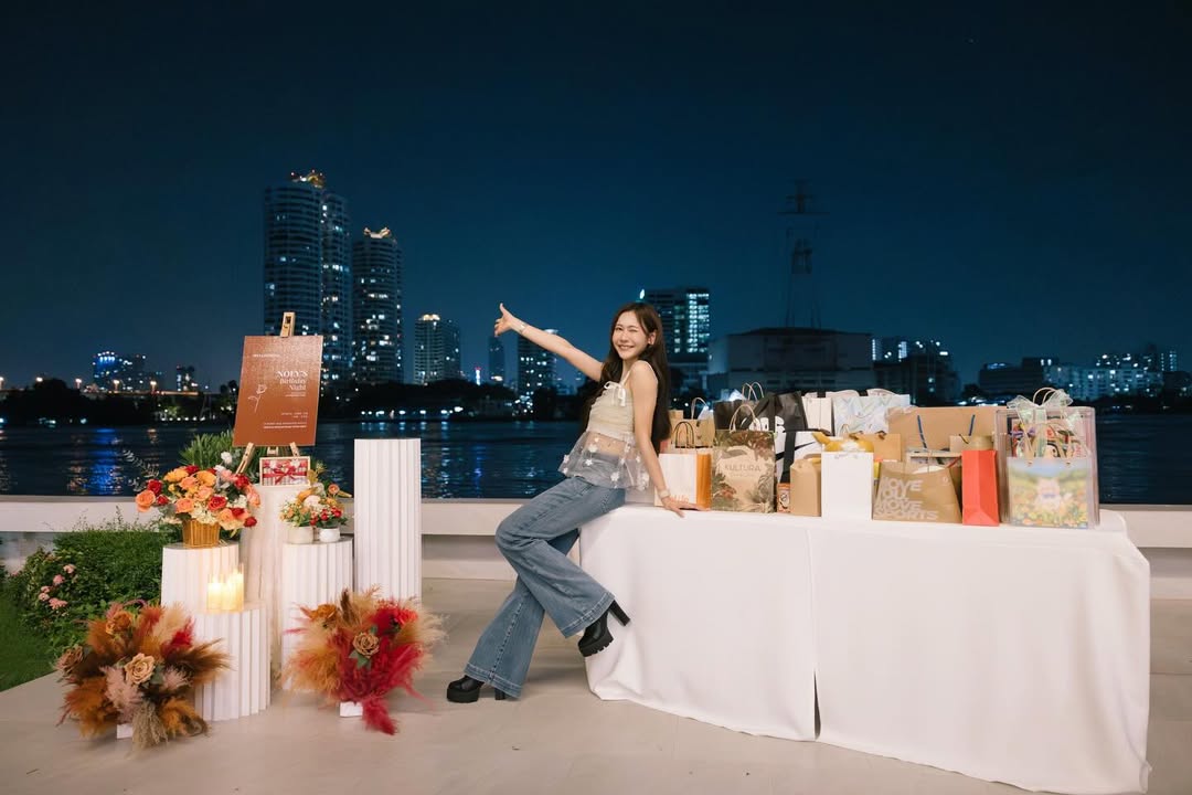 เนย - กานต์ธีรา วัชรทัศนกุล