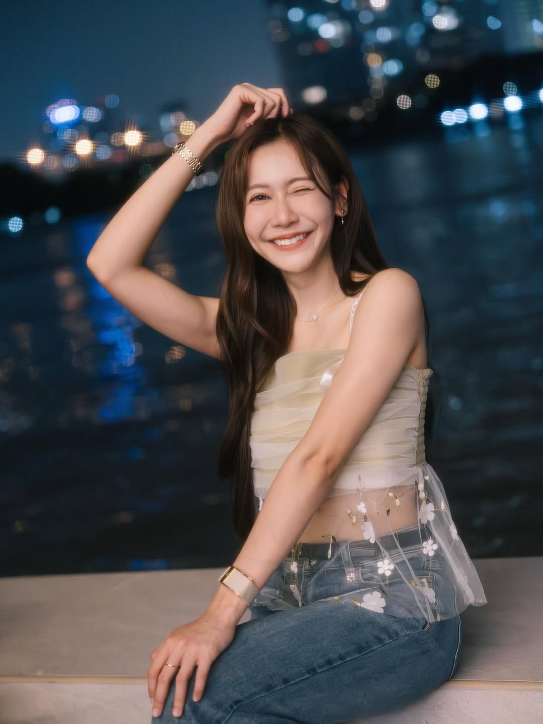 เนย - กานต์ธีรา วัชรทัศนกุล