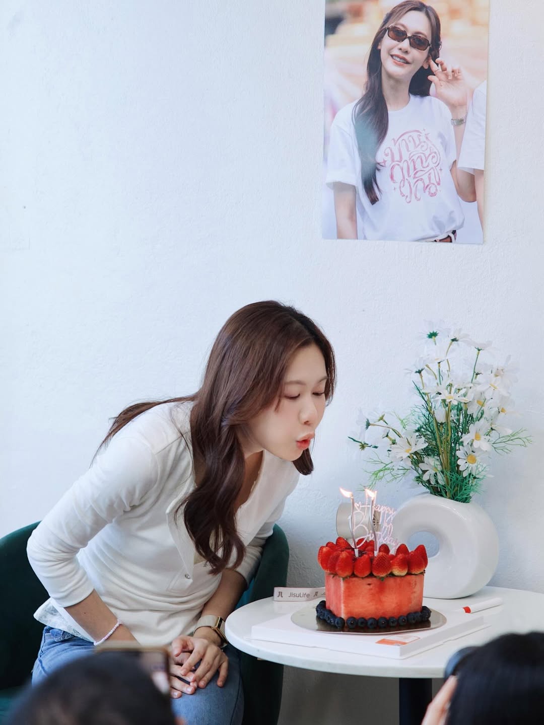 เนย - กานต์ธีรา วัชรทัศนกุล