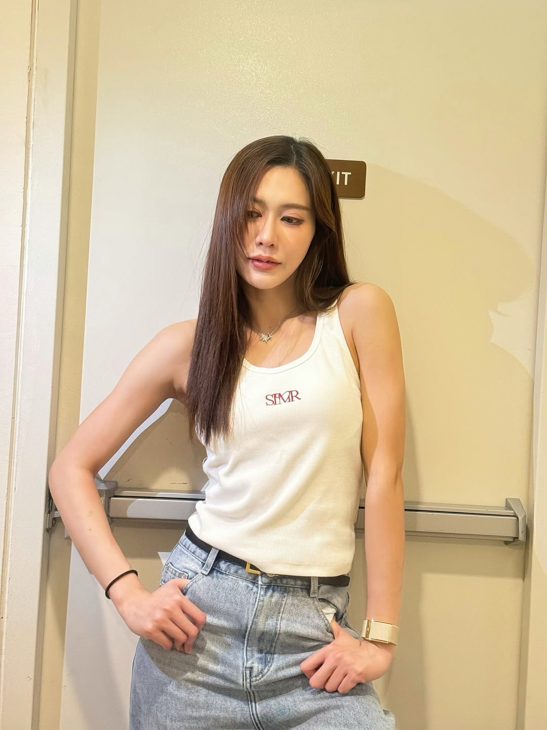 เนย - กานต์ธีรา วัชรทัศนกุล