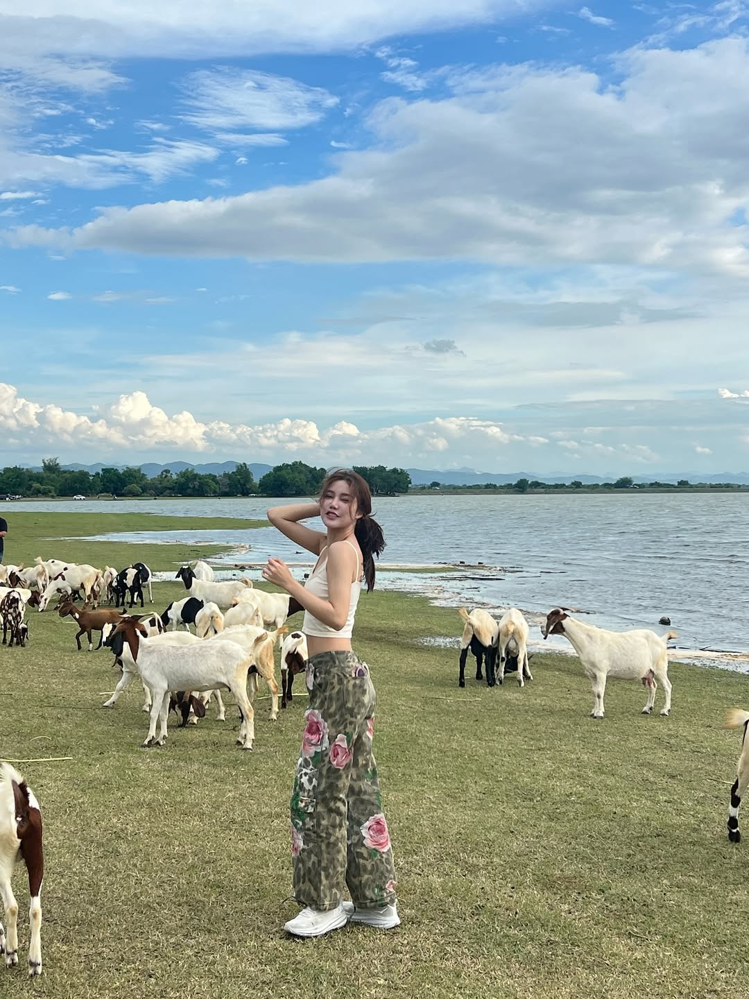 น้ำใส - พิชญาภา นาถา