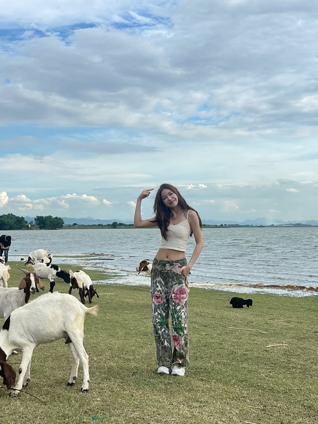 น้ำใส - พิชญาภา นาถา