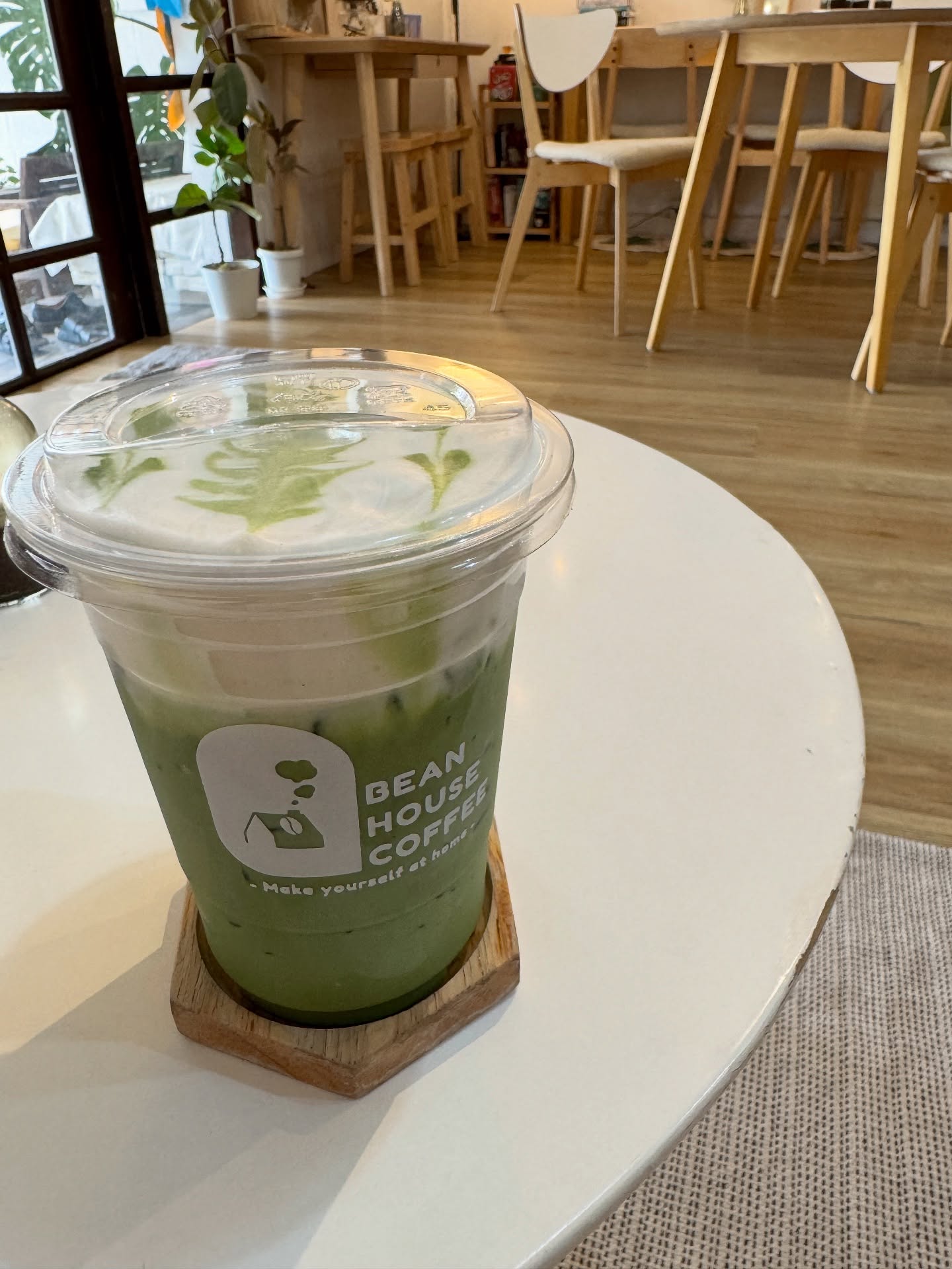 เจนนิษฐ์ โอ่ประเสริฐ