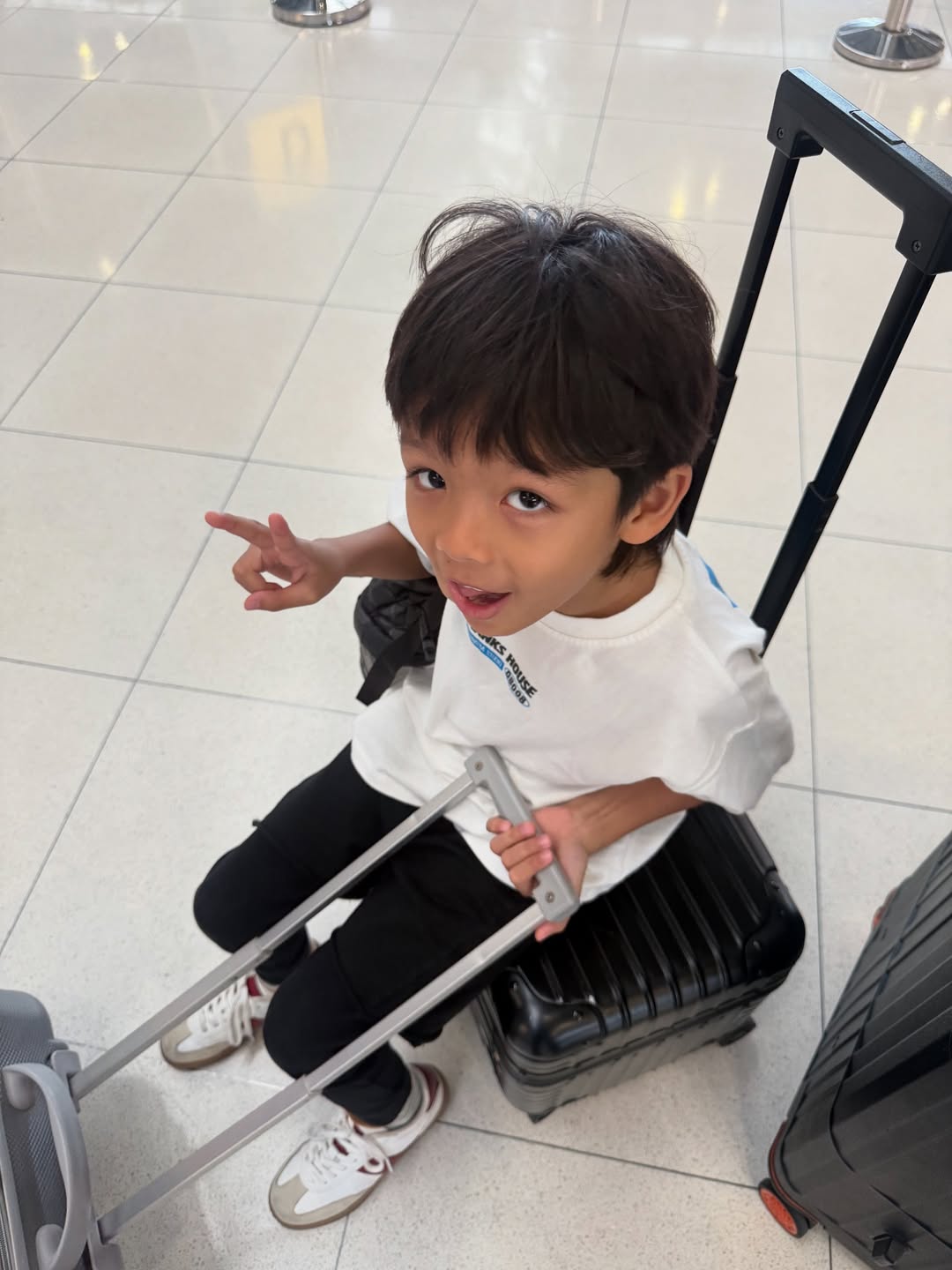 โอ๊ต - วรวุฒิ นิยมทรัพย์