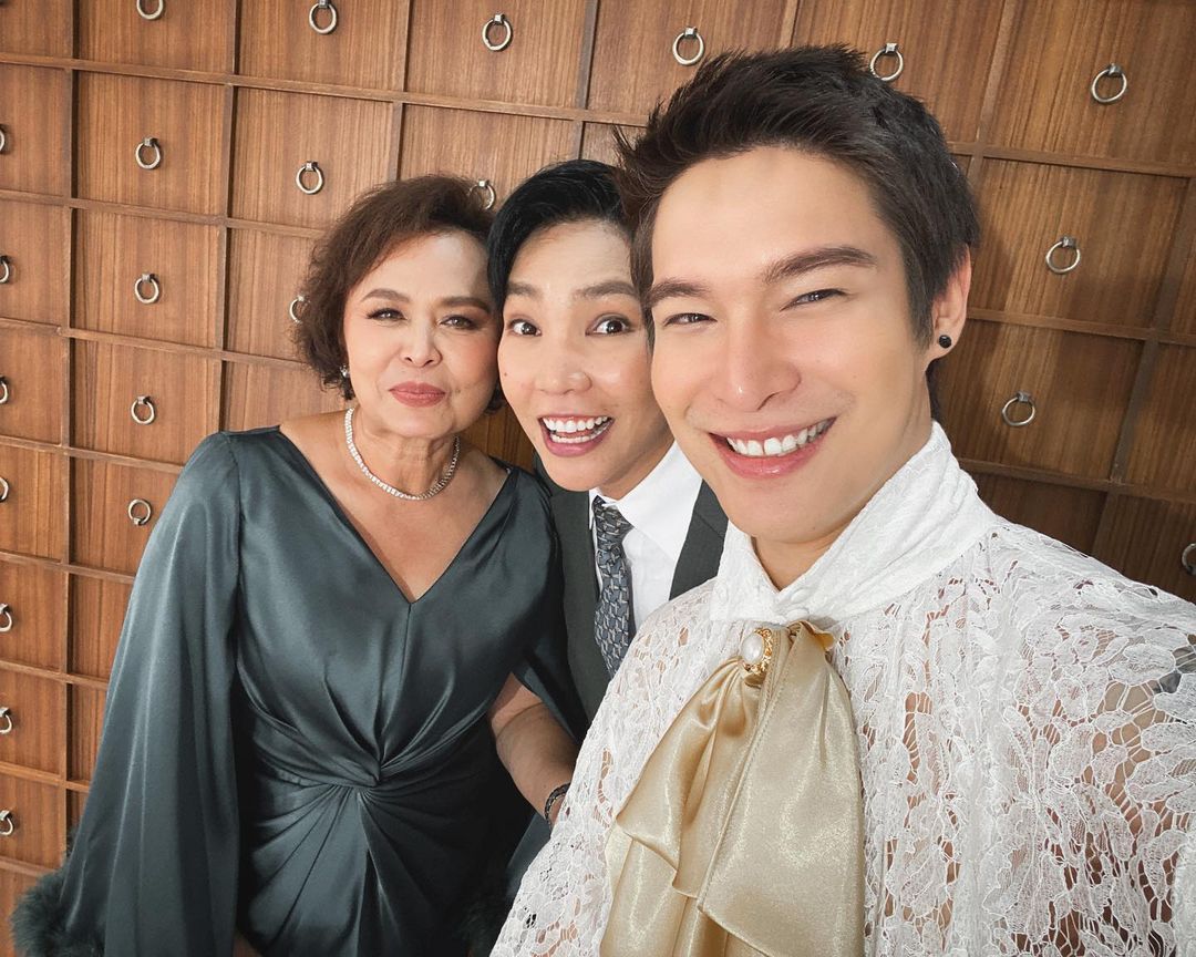 พีท - พล นพวิชัย