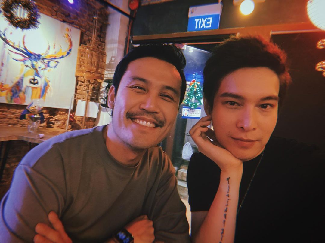 พีท - พล นพวิชัย