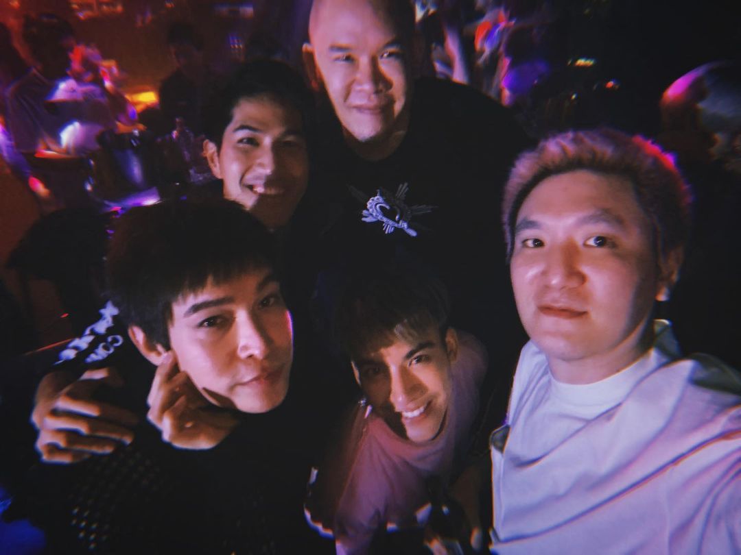 พีท - พล นพวิชัย