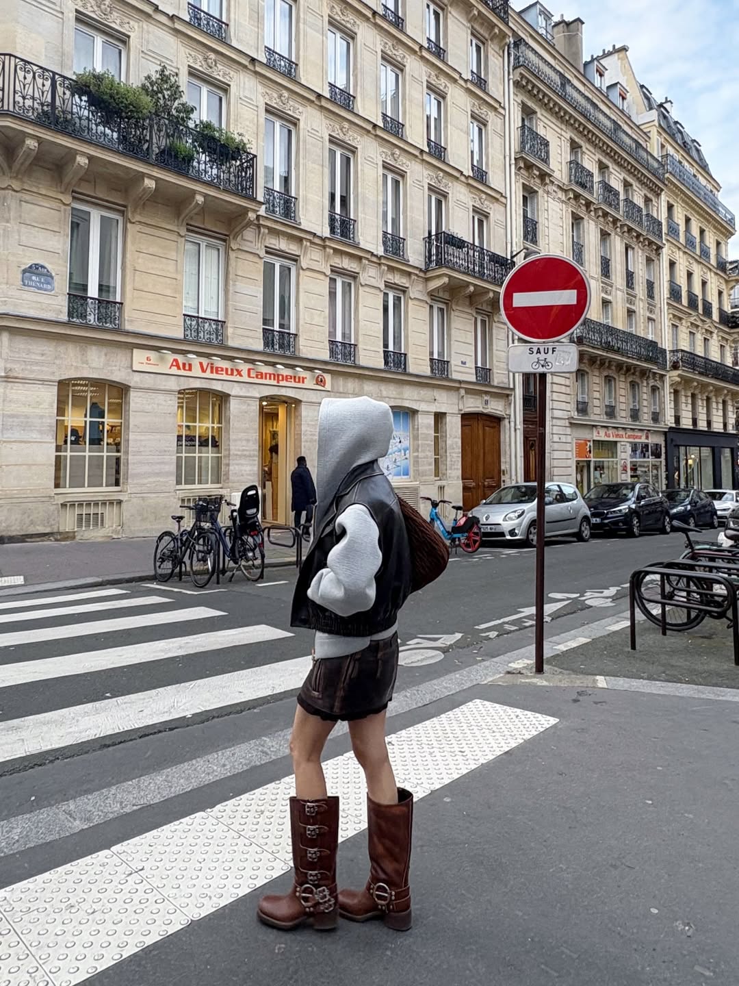 มินนี่ - ณิชา ยนตรรักษ์