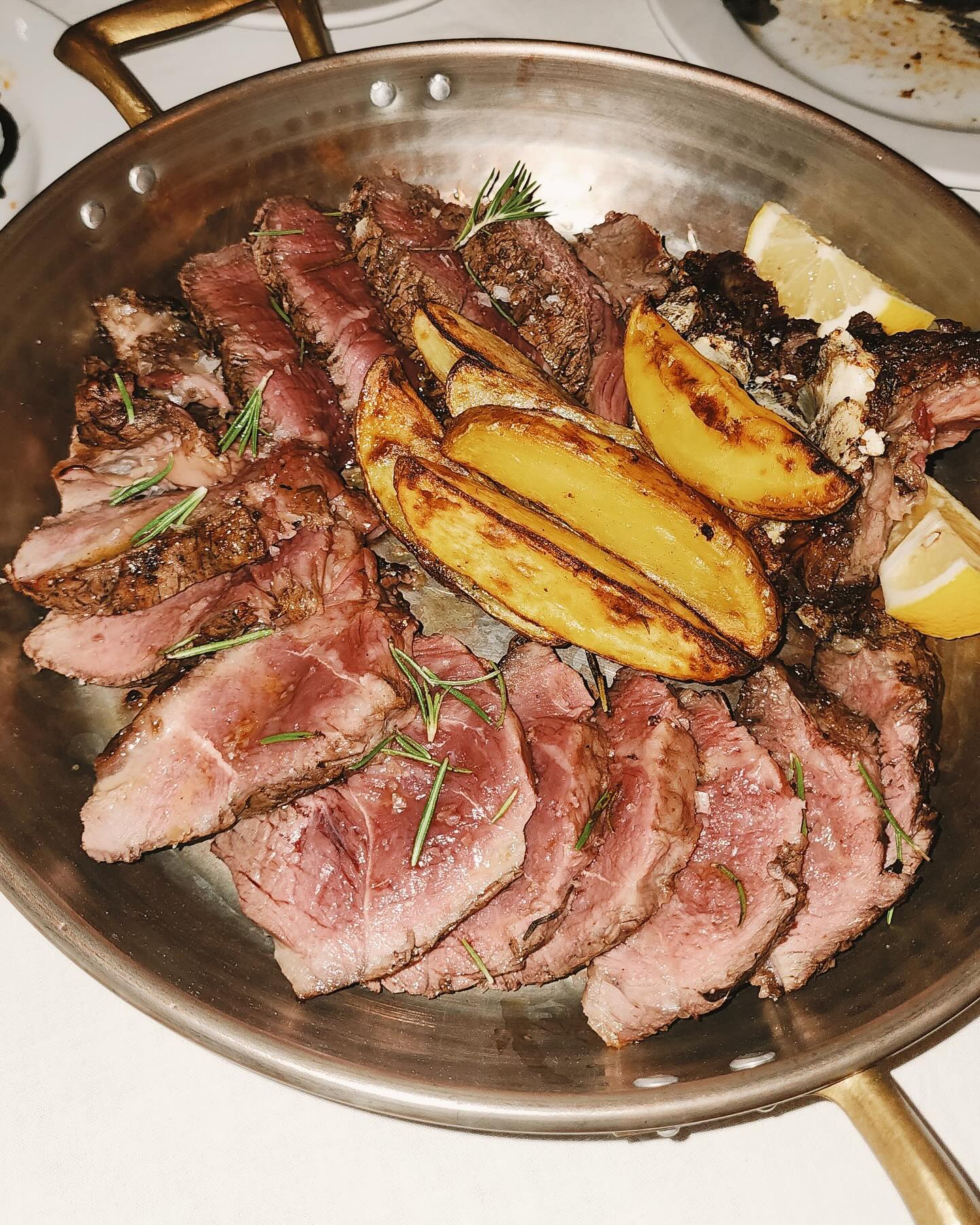 กัน - ณภัทร ณ ระนอง