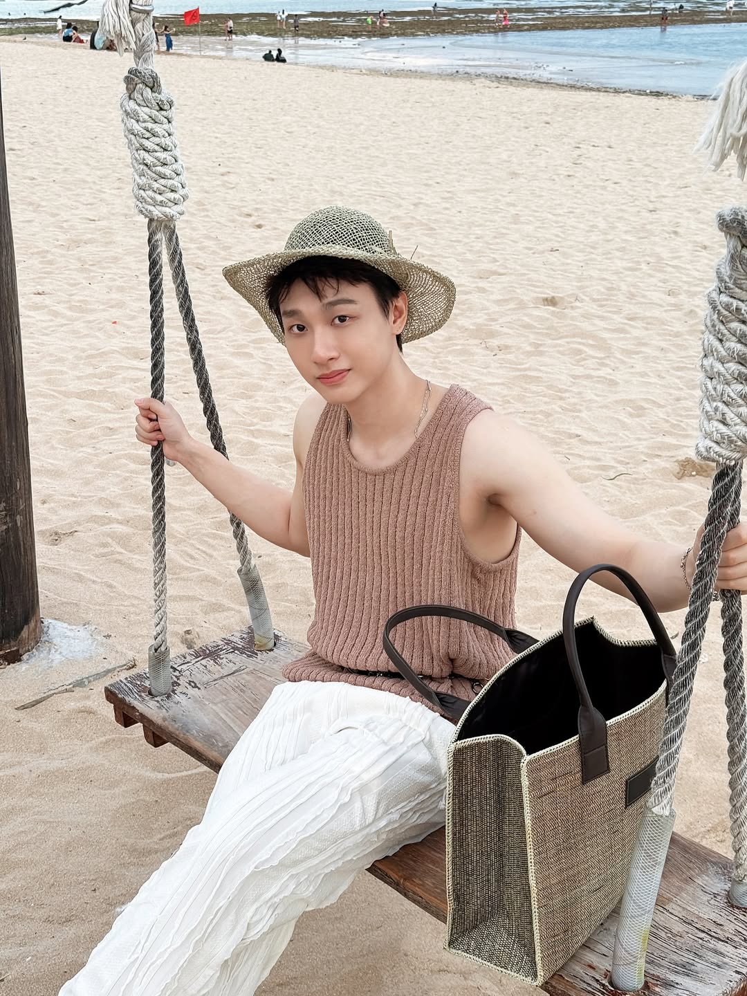กัน - ณภัทร ณ ระนอง