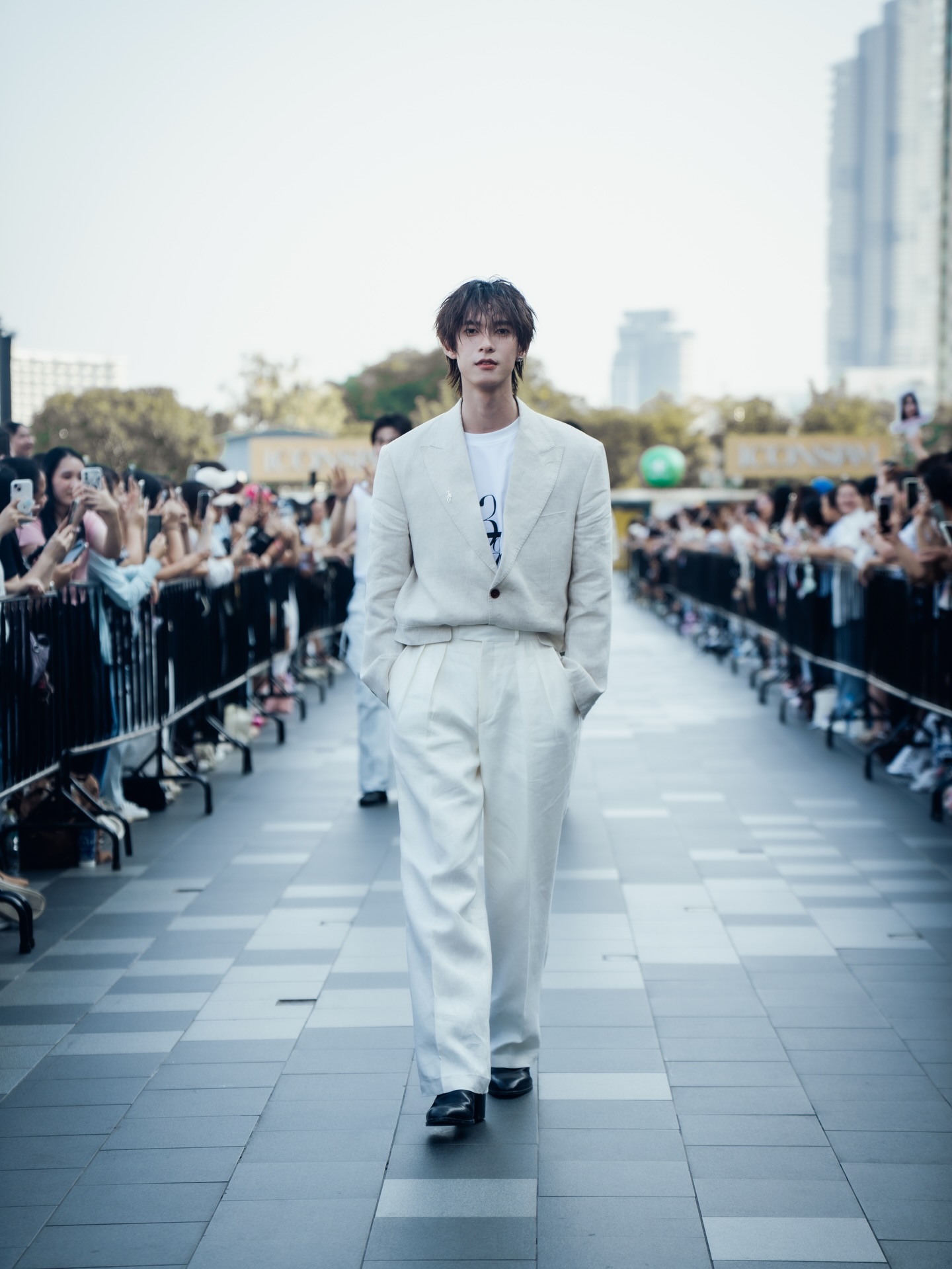 พูห์ - กฤติน กิจจารุวรรณกุล