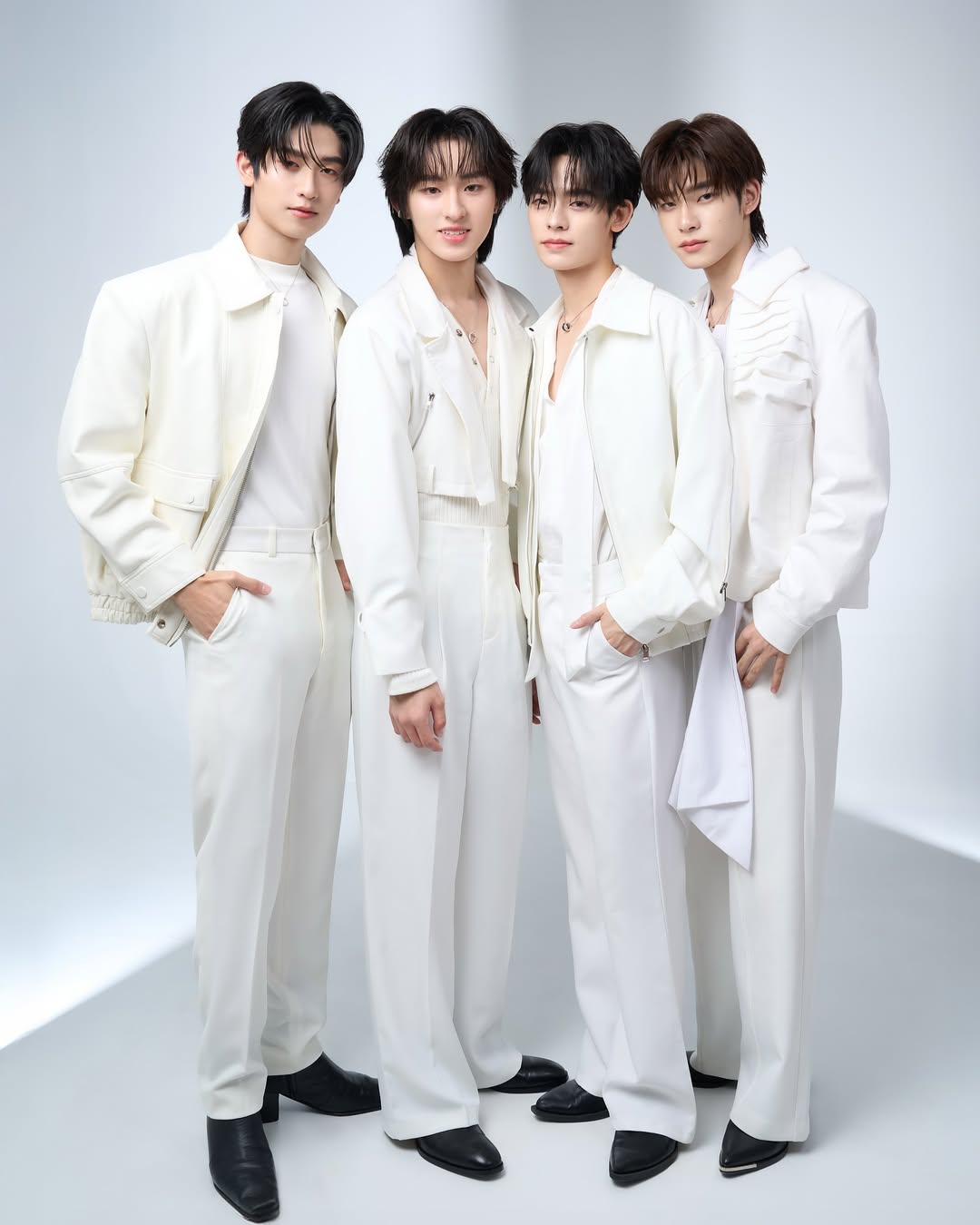 โทมัส - ธีร์ทัศน์ จึงมณีรัตน์