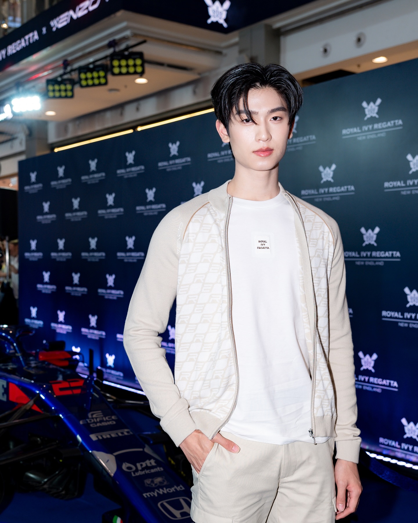 โทมัส - ธีร์ทัศน์ จึงมณีรัตน์