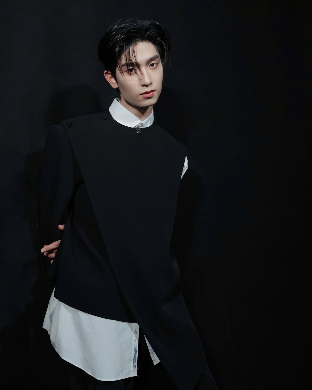 โทมัส - ธีร์ทัศน์ จึงมณีรัตน์