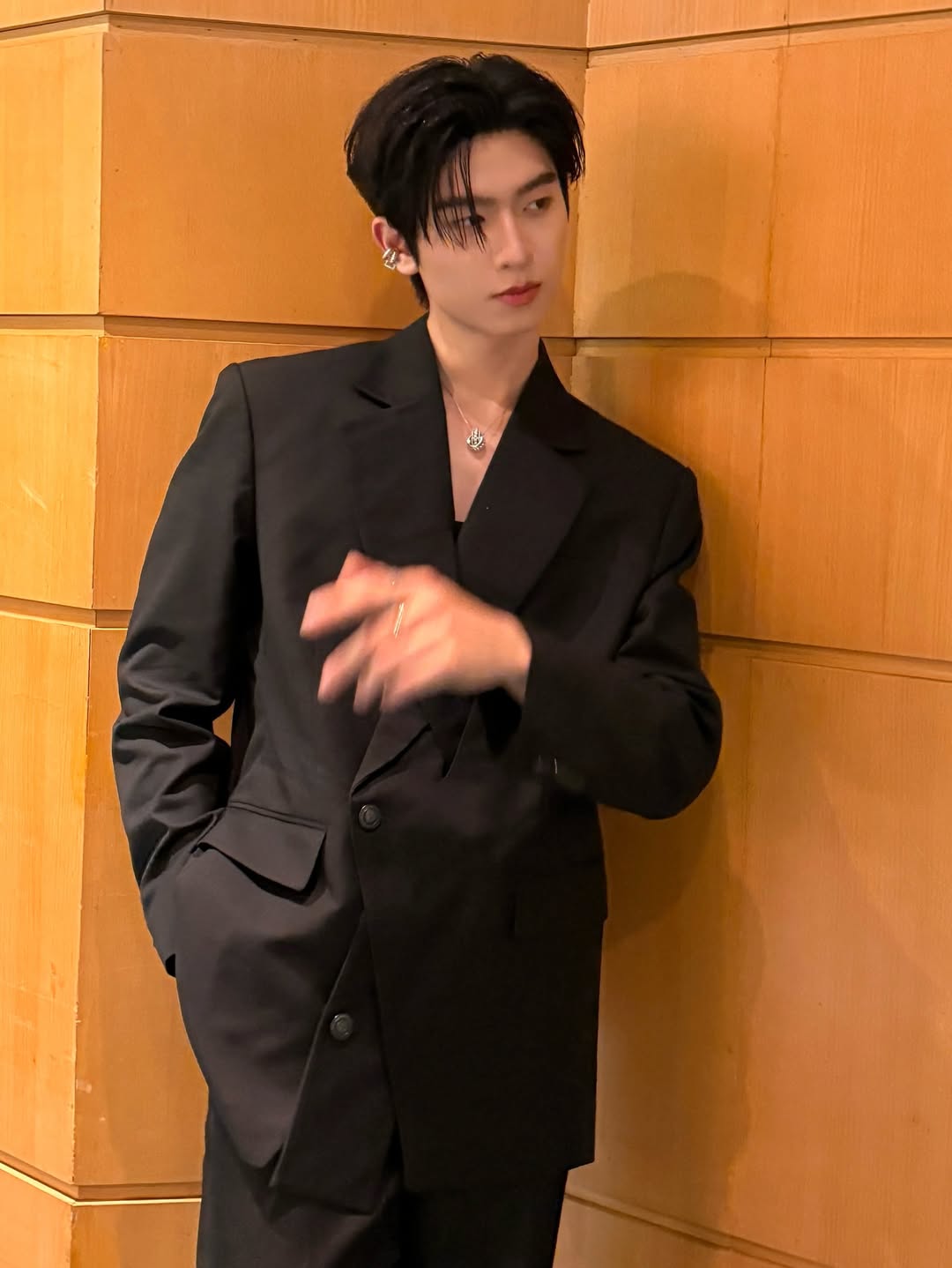 โทมัส - ธีร์ทัศน์ จึงมณีรัตน์