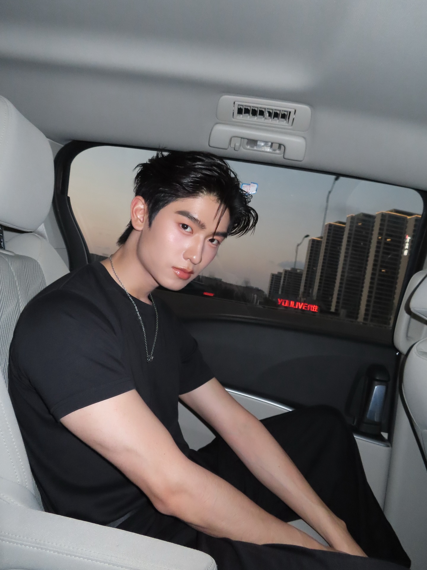 โทมัส - ธีร์ทัศน์ จึงมณีรัตน์
