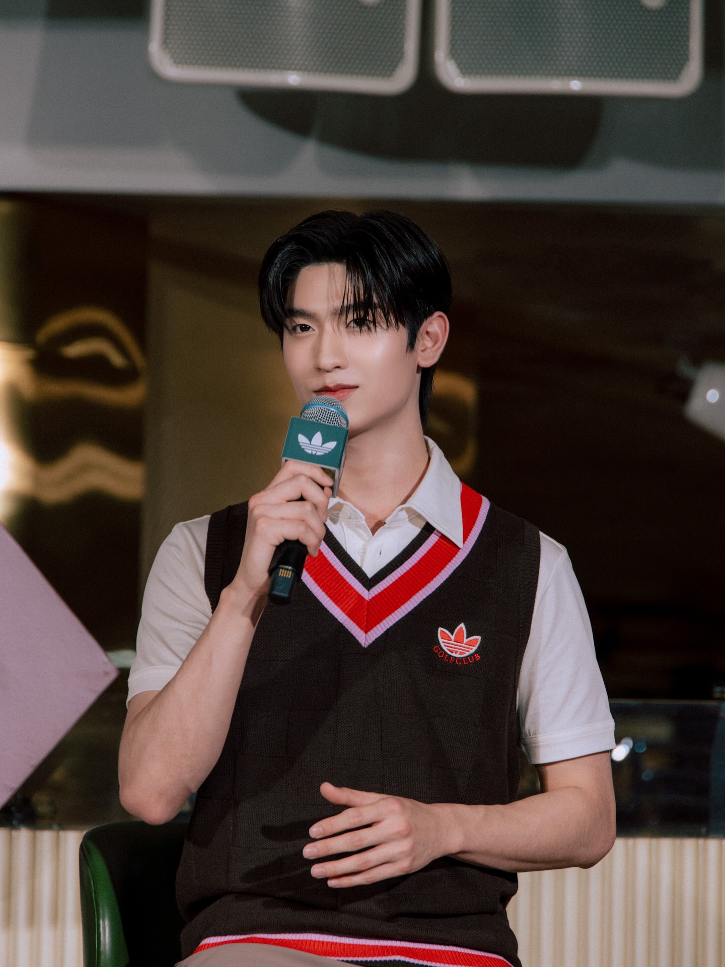 โทมัส - ธีร์ทัศน์ จึงมณีรัตน์