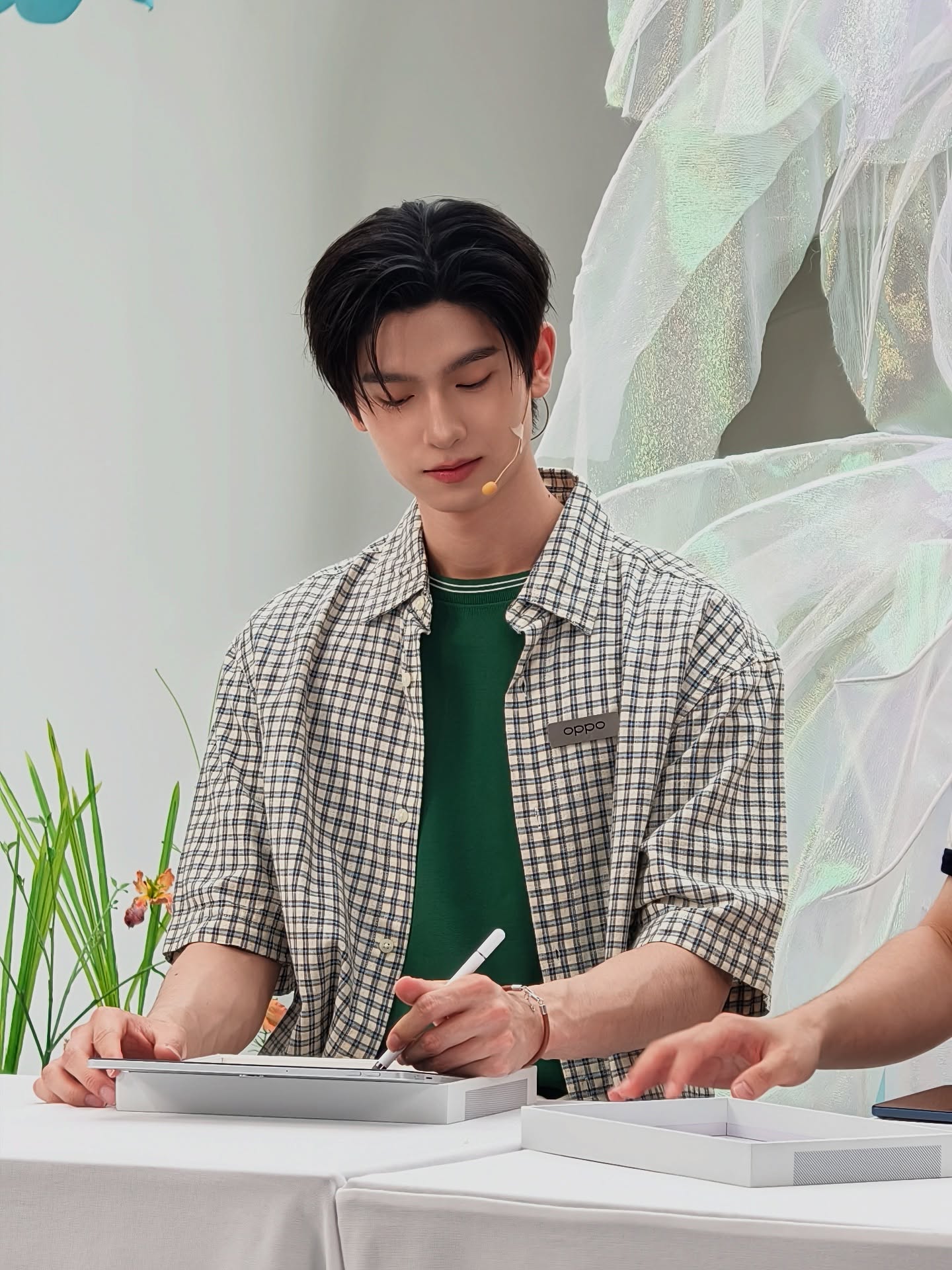 โทมัส - ธีร์ทัศน์ จึงมณีรัตน์