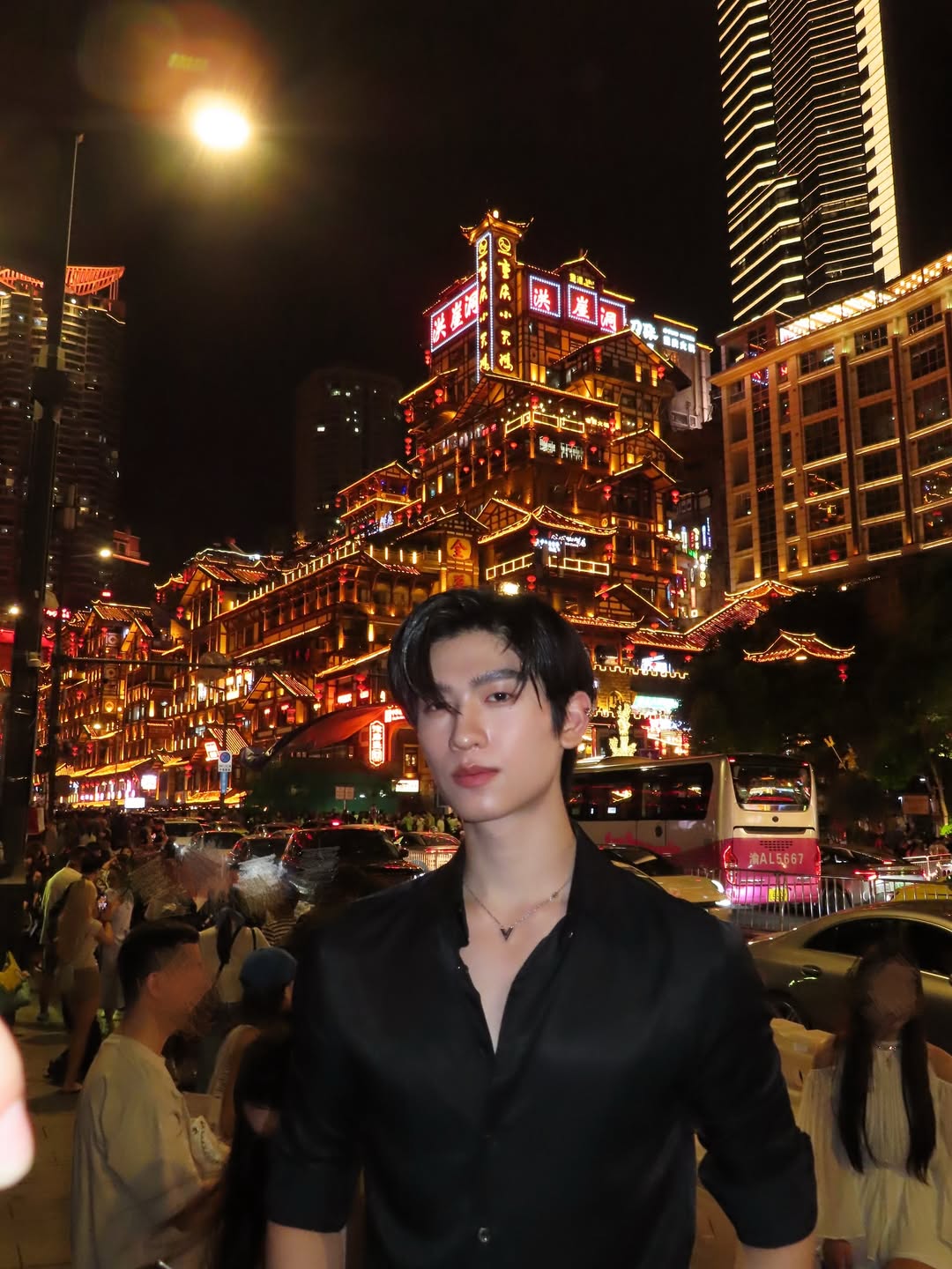 โทมัส - ธีร์ทัศน์ จึงมณีรัตน์