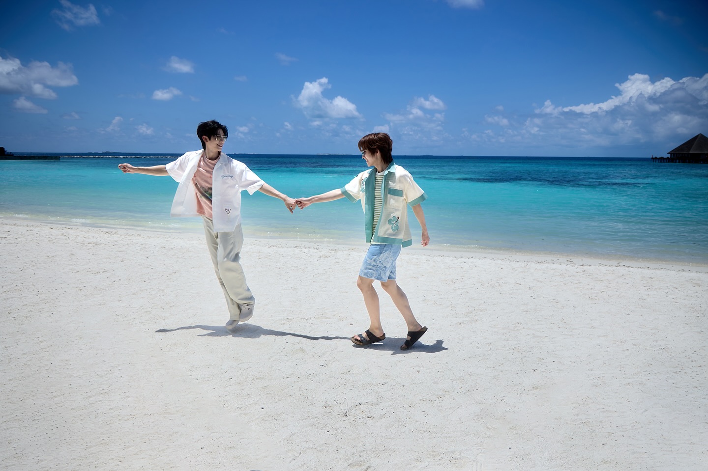 โทมัส - ธีร์ทัศน์ จึงมณีรัตน์